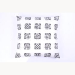 Cushion cover with pattern