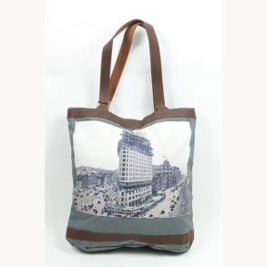 Bag with leatherstring