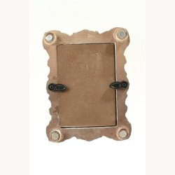 Pictureframe with magnet