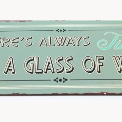 Skilt - there's always time for a glass of wine